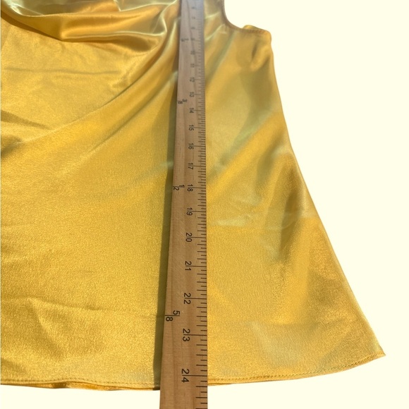 Jones New York Sleeveless Top Size 8 Yellow Draped Cowl Neckline Silky Finish - Picture 7 of 8